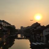 将就不、将就